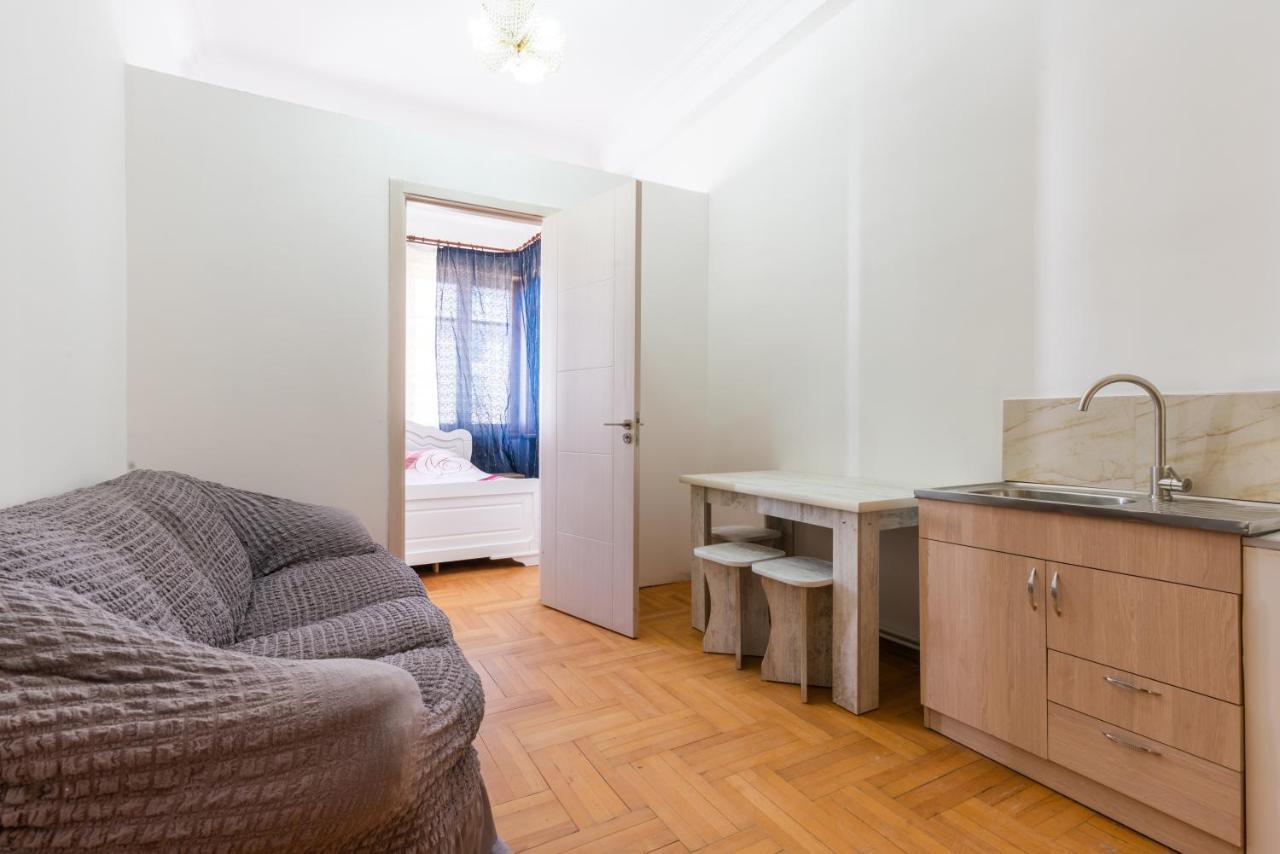 Center 4 You Hotel Tbilisi Ngoại thất bức ảnh