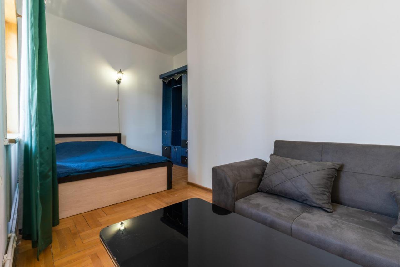 Center 4 You Hotel Tbilisi Ngoại thất bức ảnh