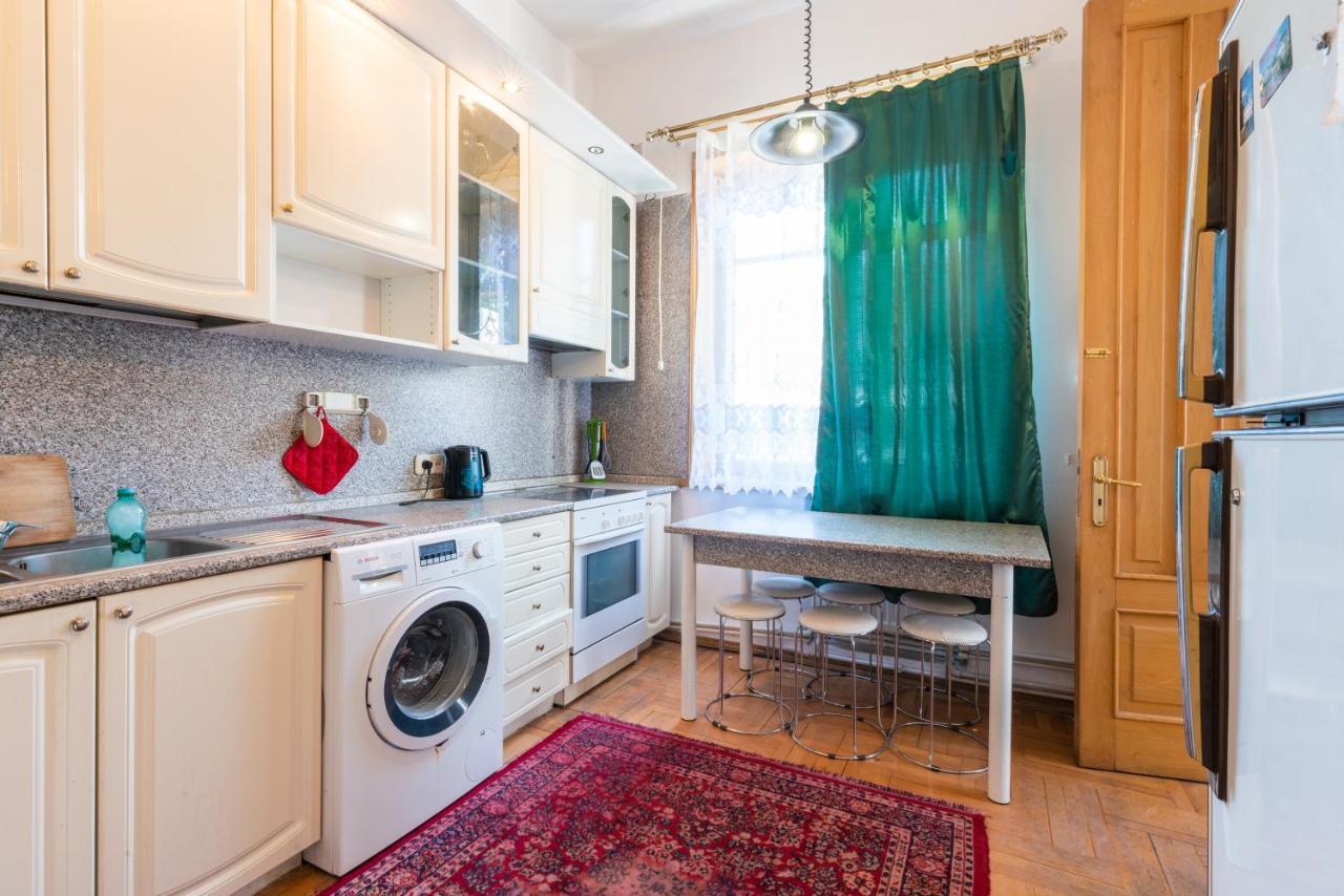 Center 4 You Hotel Tbilisi Ngoại thất bức ảnh