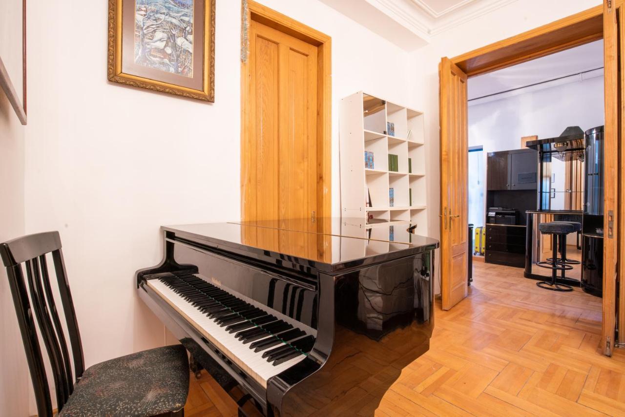 Center 4 You Hotel Tbilisi Ngoại thất bức ảnh