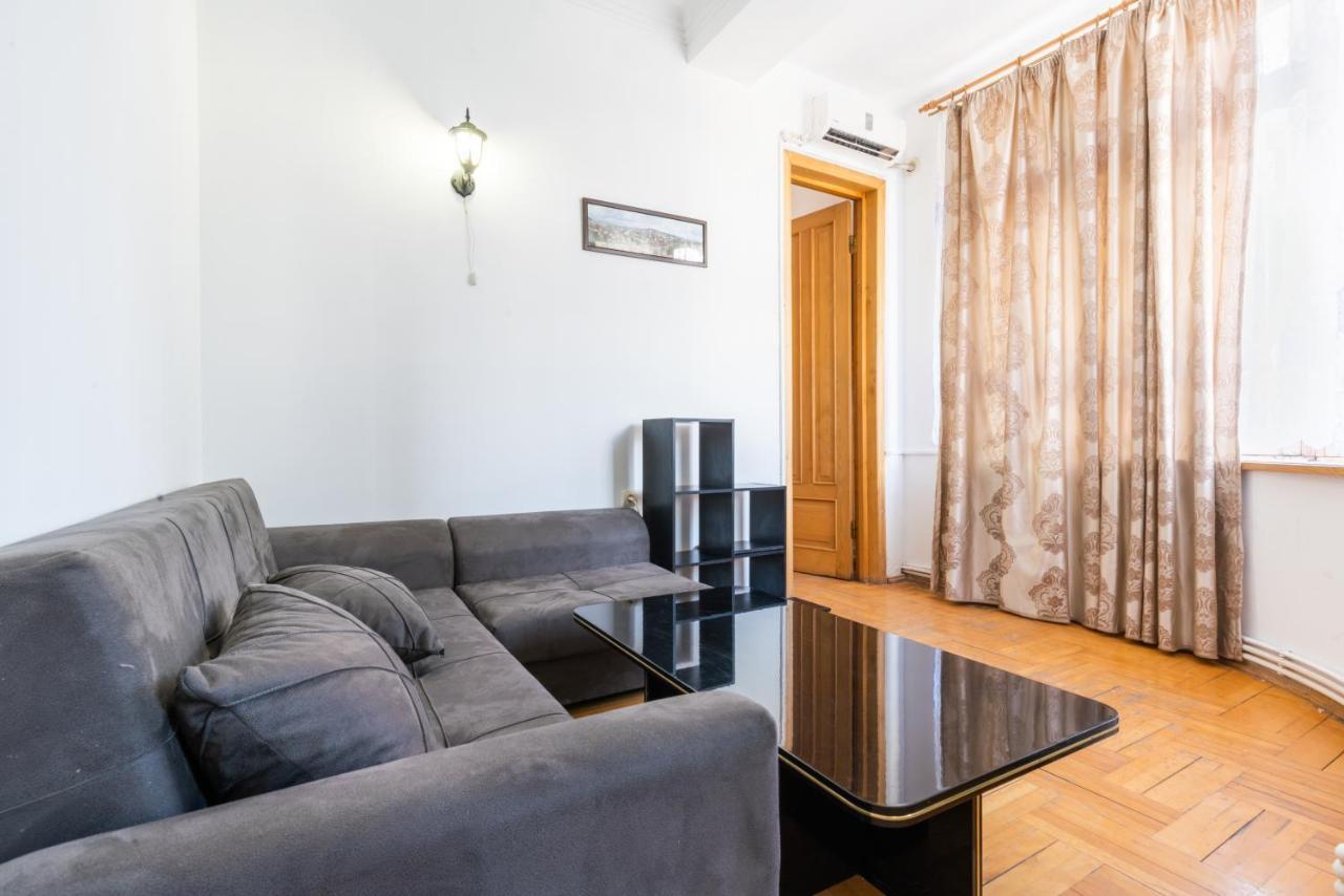 Center 4 You Hotel Tbilisi Ngoại thất bức ảnh