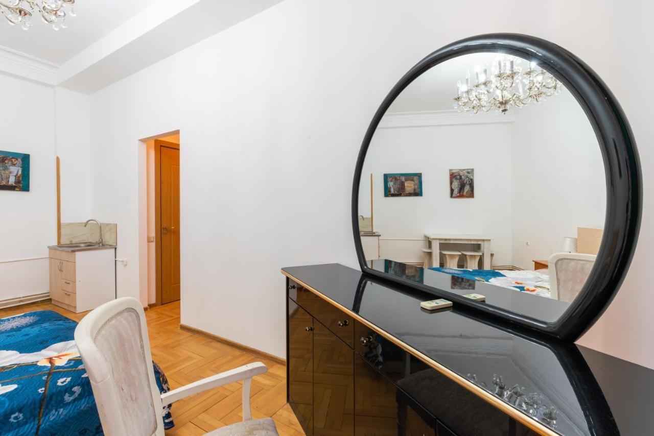 Center 4 You Hotel Tbilisi Ngoại thất bức ảnh