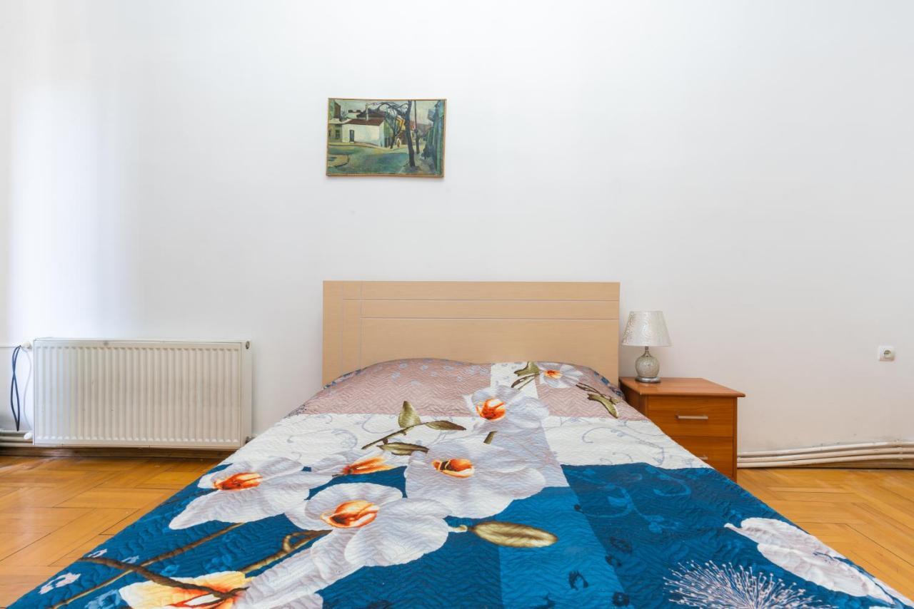 Center 4 You Hotel Tbilisi Ngoại thất bức ảnh