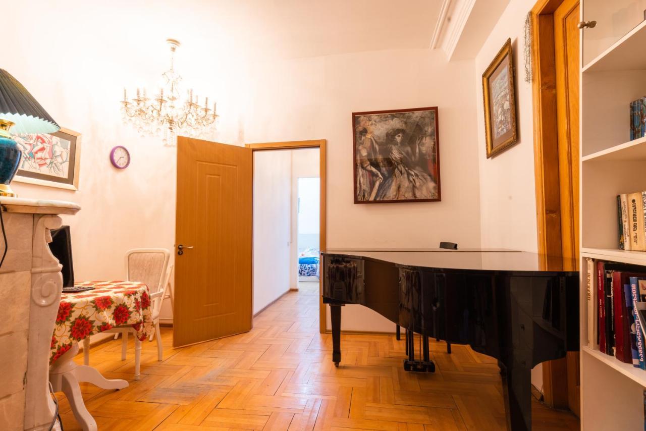 Center 4 You Hotel Tbilisi Ngoại thất bức ảnh